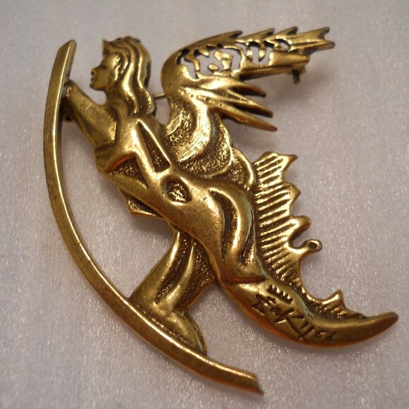 Vintage Salvador Dali - Winged Angel Pin    6/6 - Picture 1 of 3